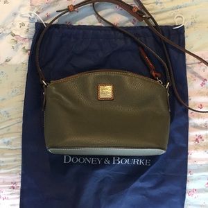 PRICE⬇️‼️Dooney & Bourke Olive Ruby Crossbody